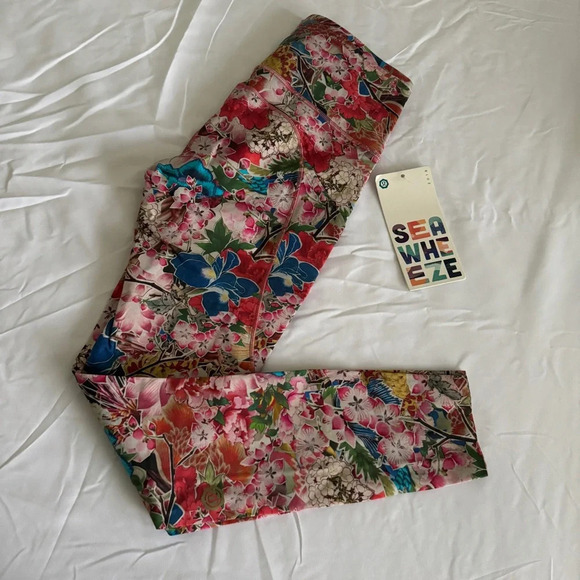 🆕🌸 Lululemon Seawheeze 2018 Fast and Free 7/8 Tight Floral Cherry Blossom - Picture 1 of 9
